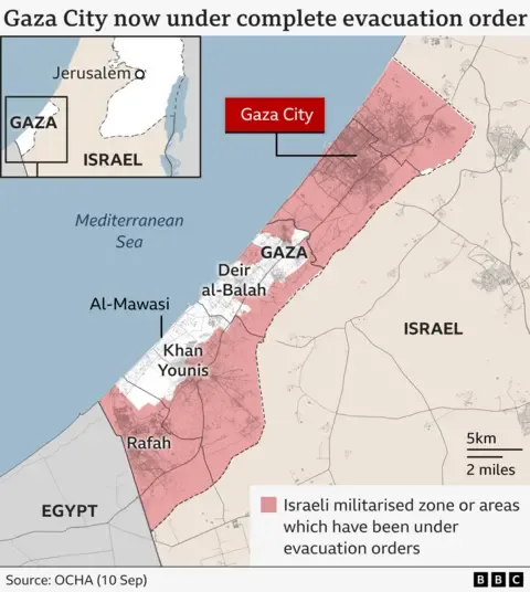 Thousands Civilians Flee as Military Forces Advance Deeper into the City